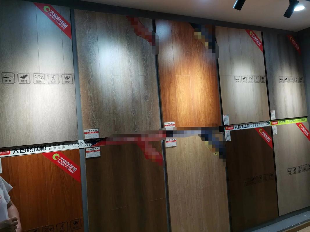 大自然地板·木門(潼南工廠直營店)新品上樣，塑膠地板引領(lǐng)家居新潮流